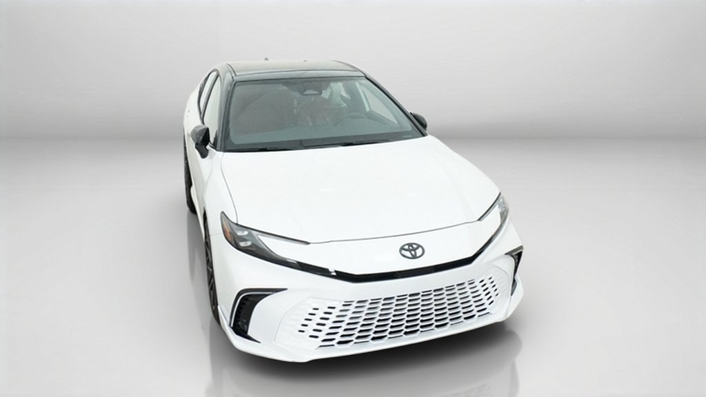New 2026 Wind Chill Pearl with Midnight Black Metallic roof Toyota XSE image 4