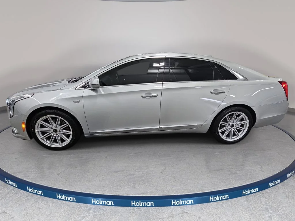 Used 2018 Silver Cadillac Luxury image 9