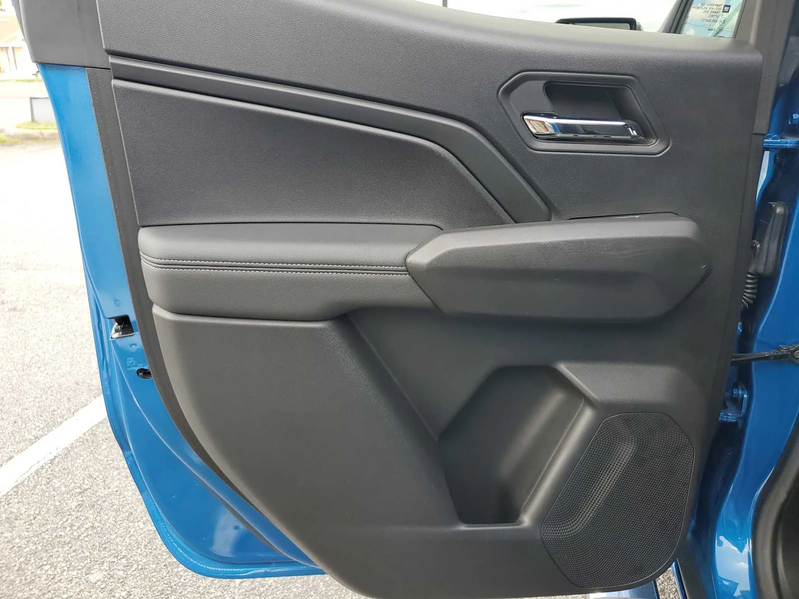 Used 2023 GLACIER BLUE METALLIC Chevrolet 2WD LT image 19