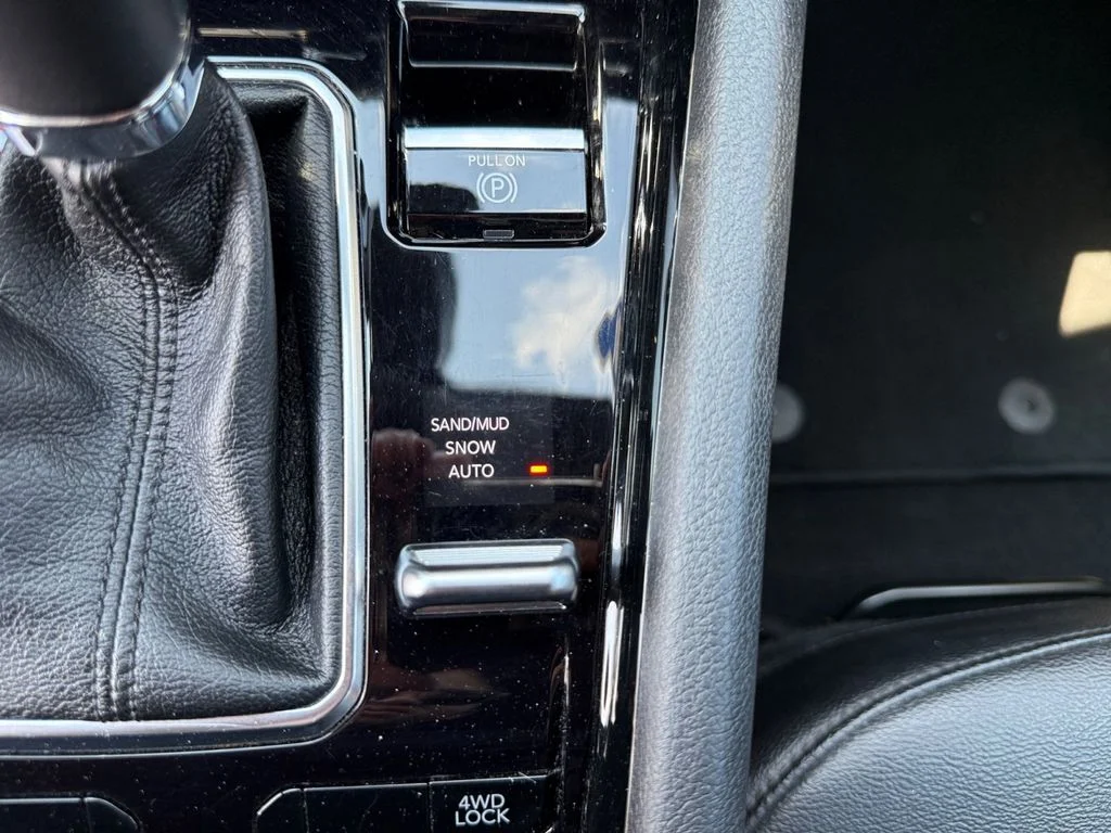 Used 2024 White Jeep Limited image 36