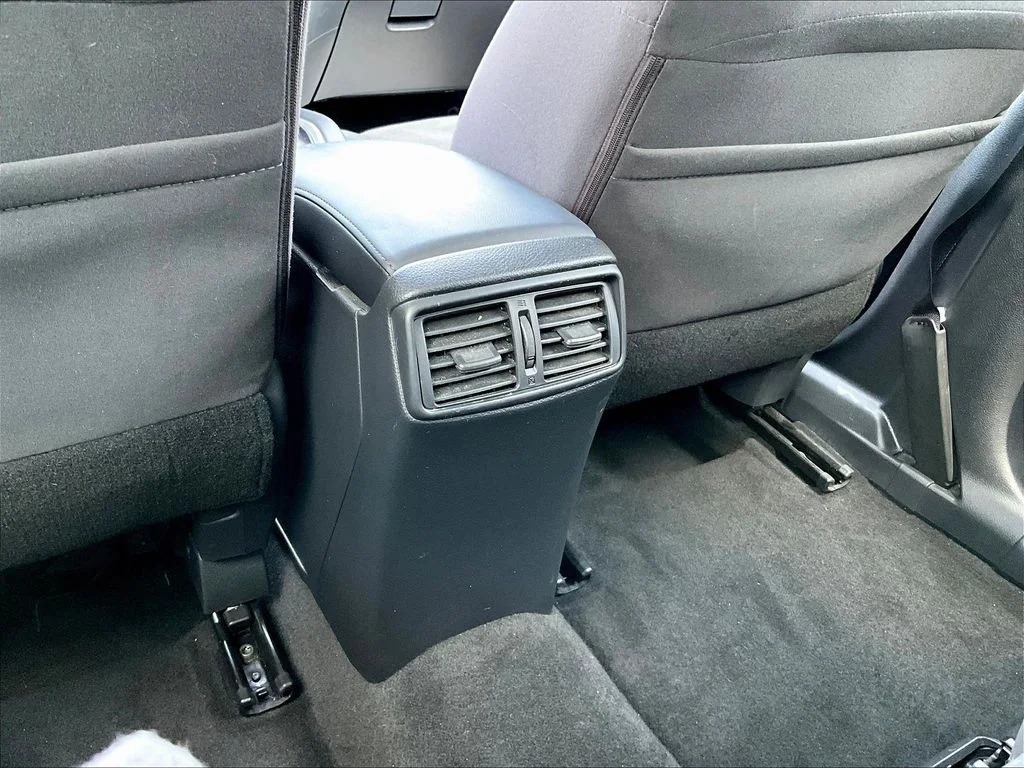 Used 2016 Brilliant Silver Nissan SV image 10