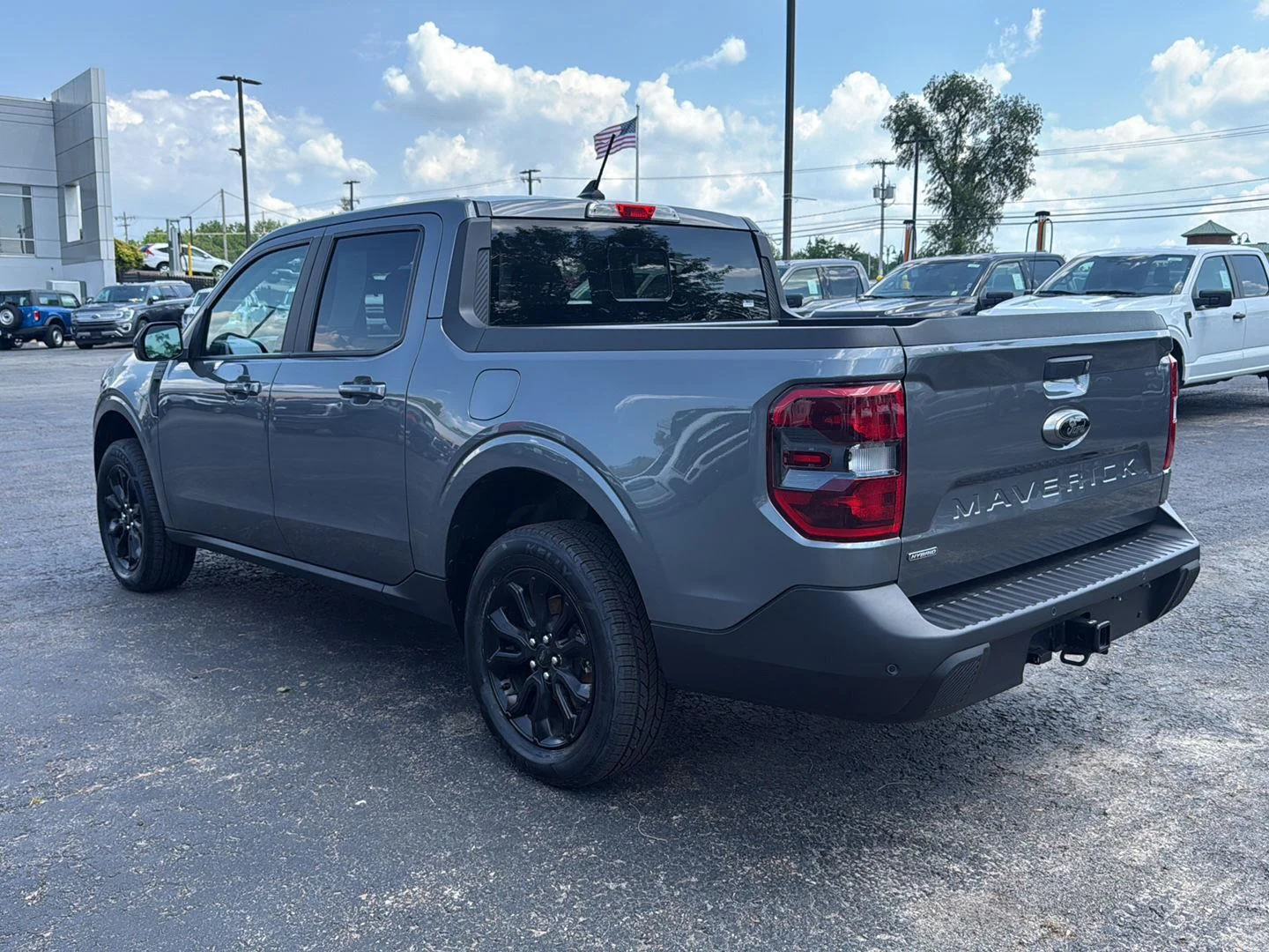Used 2024 Carbonized Gray Metallic Ford LARIAT image 3