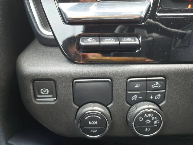 Used 2022 Black Chevrolet High Country image 18