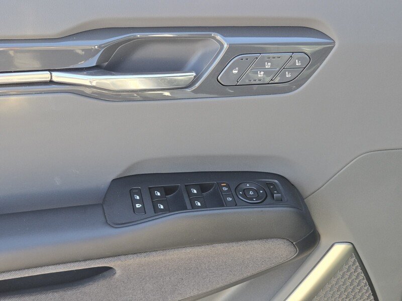 Used 2024 Ivory KIA LAND AWD image 18