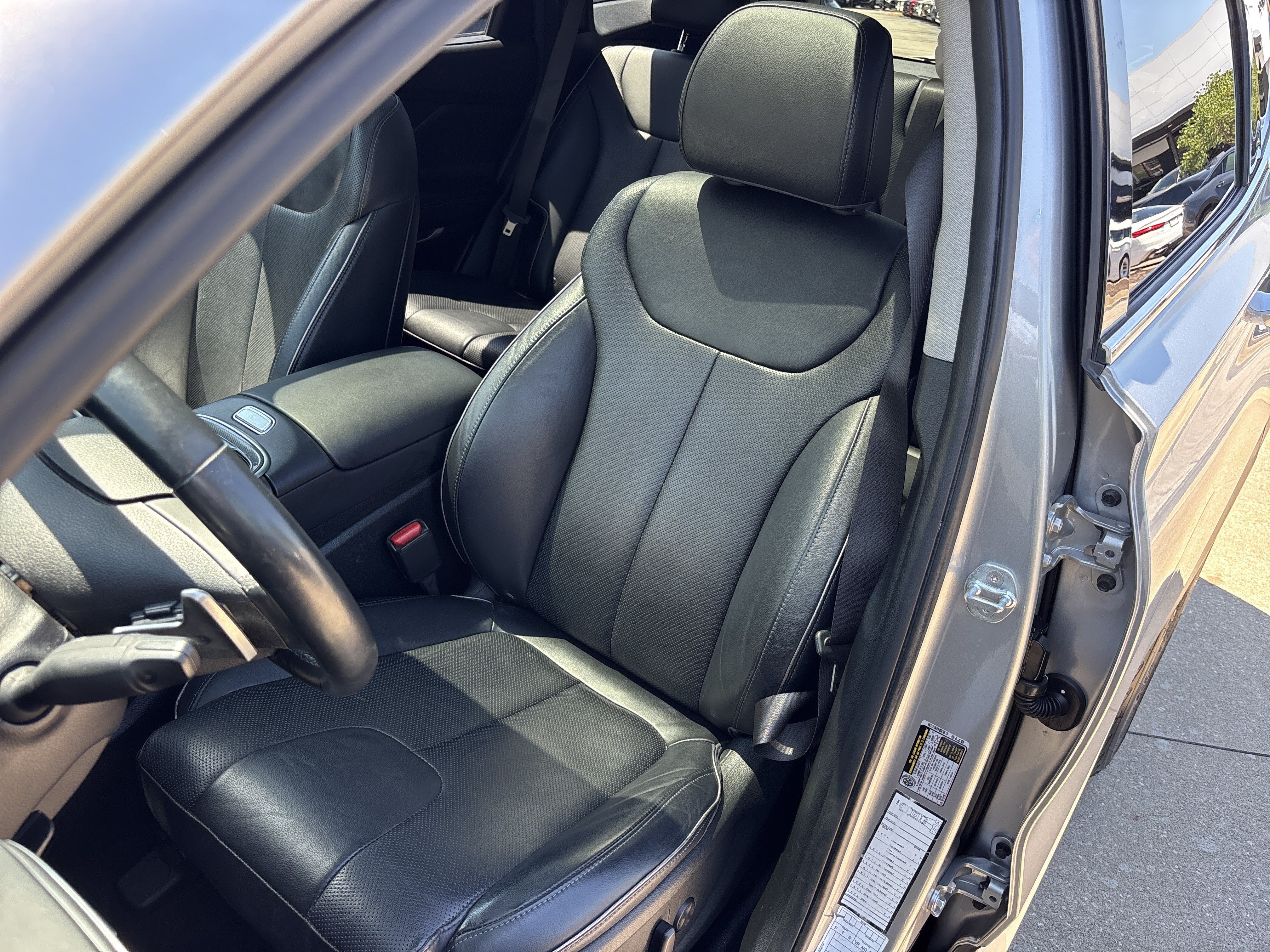 2023 Hyundai Santa Fe Limited - Photo 22