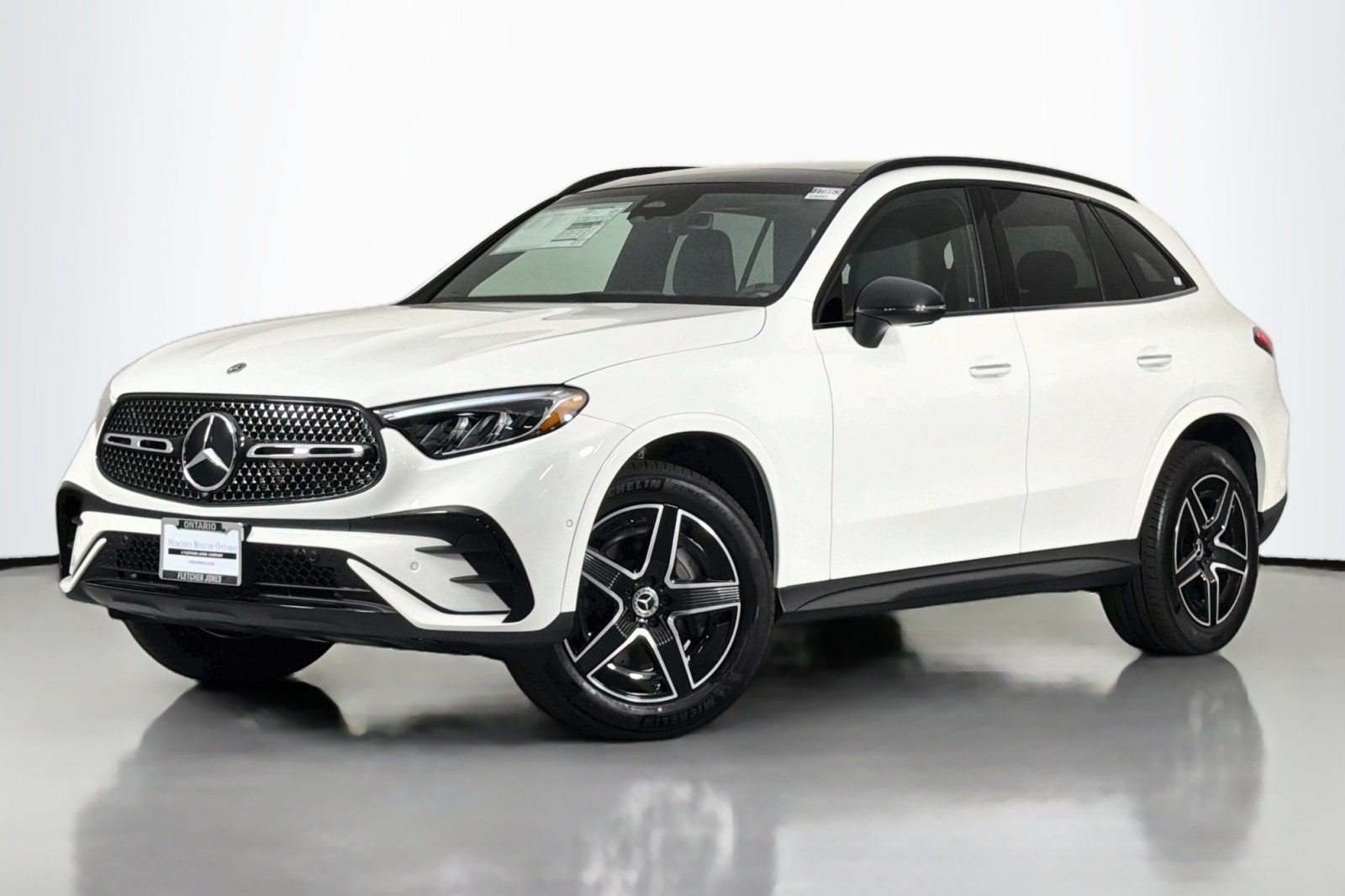 New 2026 Polar White Mercedes-Benz GLC 300 SUV image 1