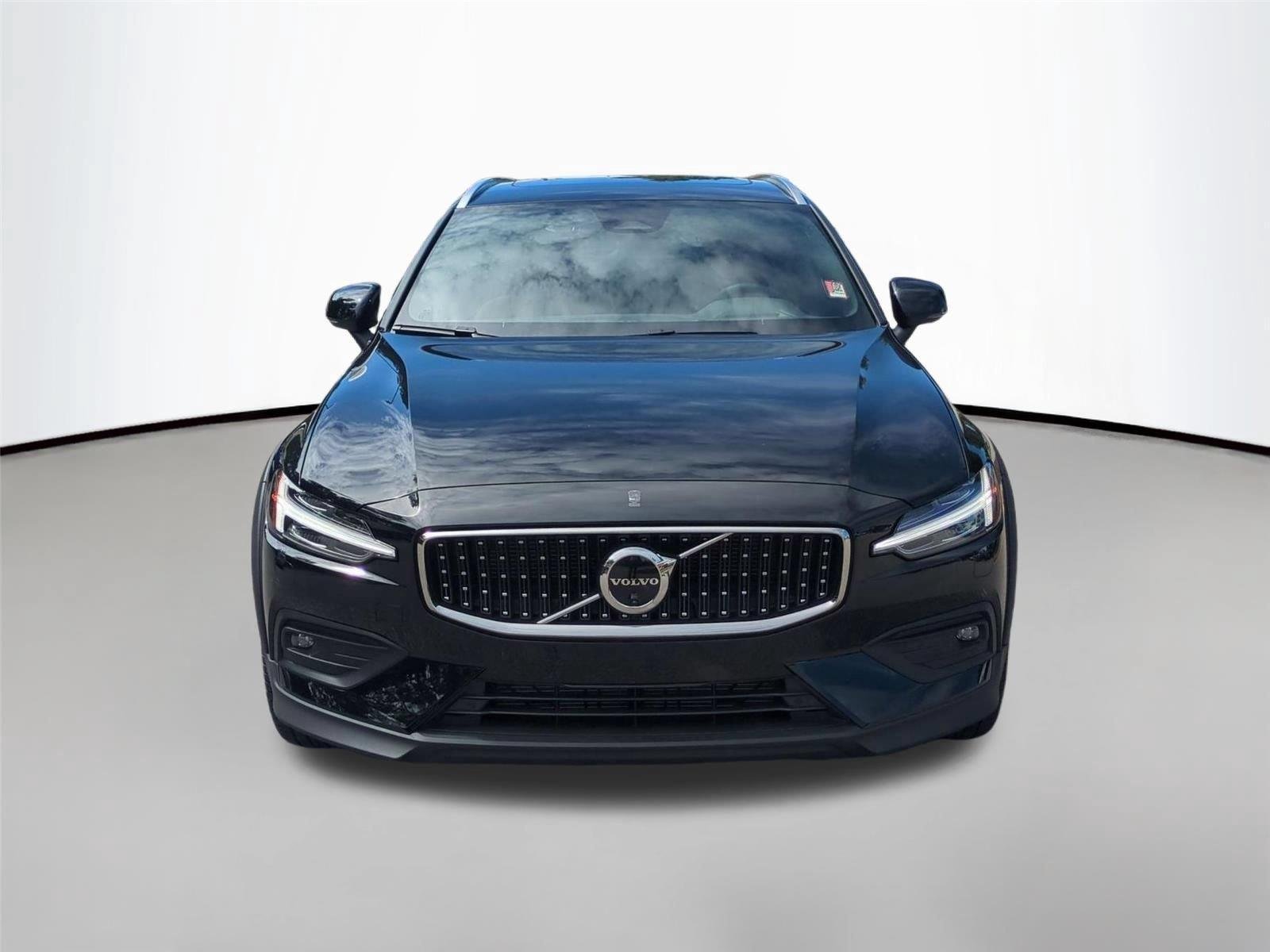 Used 2026 Onyx Black Metallic Volvo Ultra image 8
