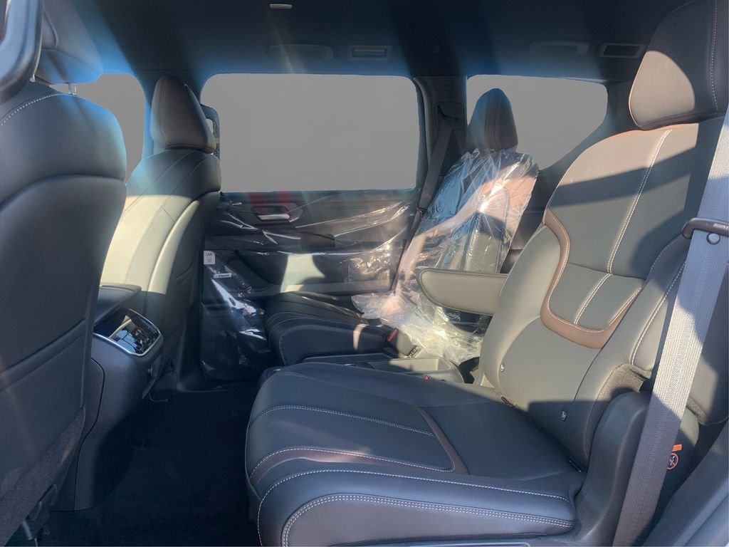 2025 Nissan Armada SL - Photo 11