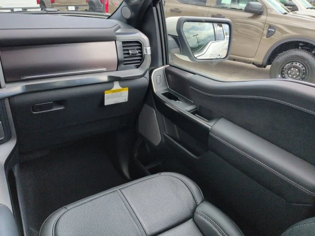 New 2026 Star White Metallic Tri-Coat Ford Platinum® image 17