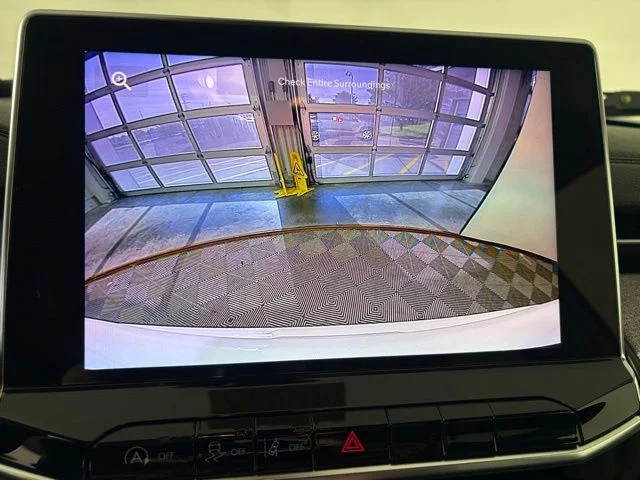 Certified Used 2022 White Jeep Latitude Lux image 31