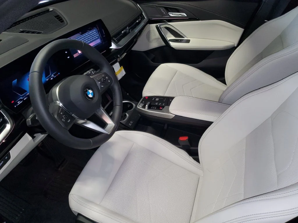 New 2027 Black BMW xDrive28i image 15