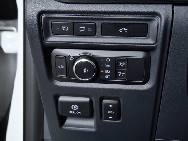 Used 2021 White Ford Lariat image 28