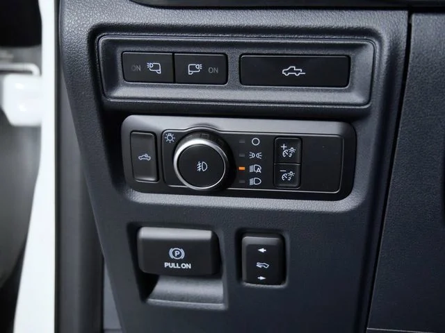 Used 2021 White Ford Lariat image 28