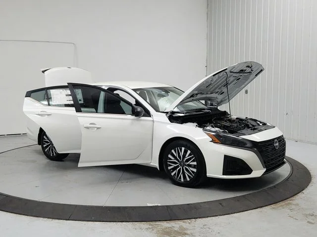 New 2026 White Nissan 2.5 SV image 9