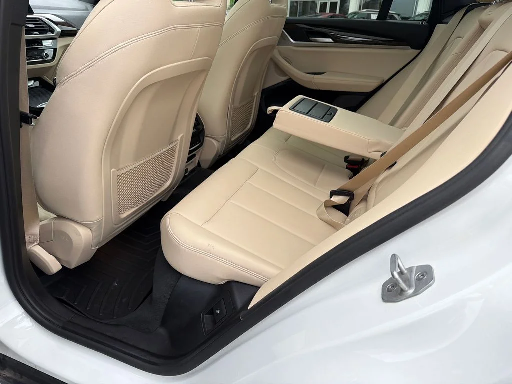 Used 2021 White BMW sDrive30i image 21
