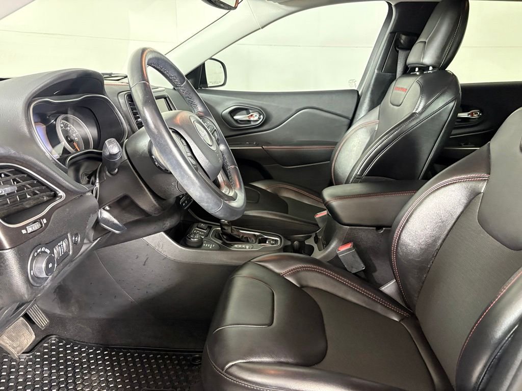 Used 2021 Red Jeep Trailhawk image 21