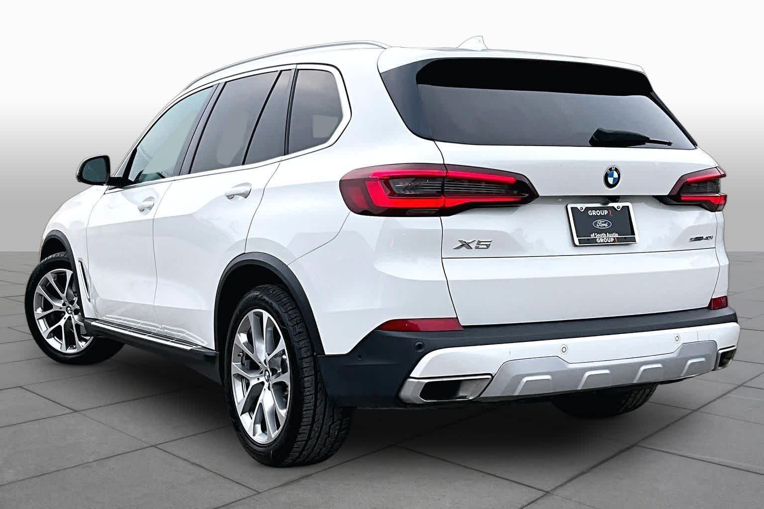 Used 2023 Alpine White BMW sDrive40i image 6