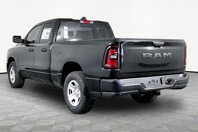 New 2026 Diamond Black Crystal Pearl-Coat Exterior Paint RAM Tradesman image 4