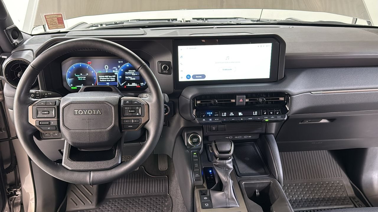 Certified Used 2025  Toyota Base image 9