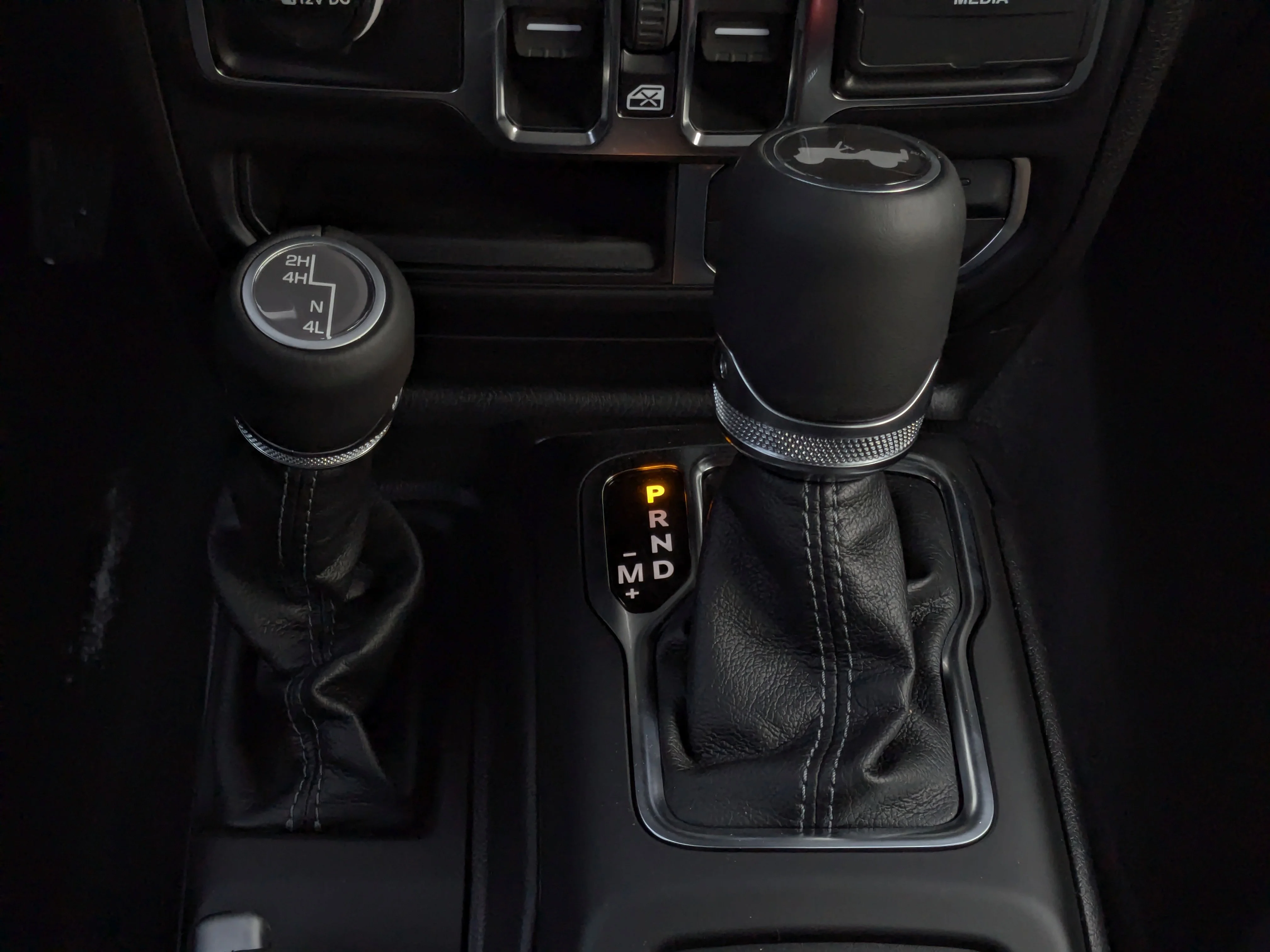 New 2026 Dark blue Jeep Sahara - - McKinley Leather - Body-Color Top - Alpine Audio - Technology Group - Remote Start & tons image 23
