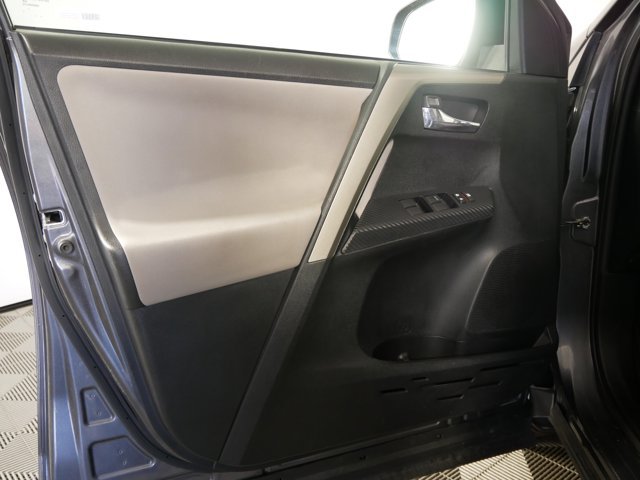 Used 2014 Magnetic Gray Metallic Toyota XLE image 8