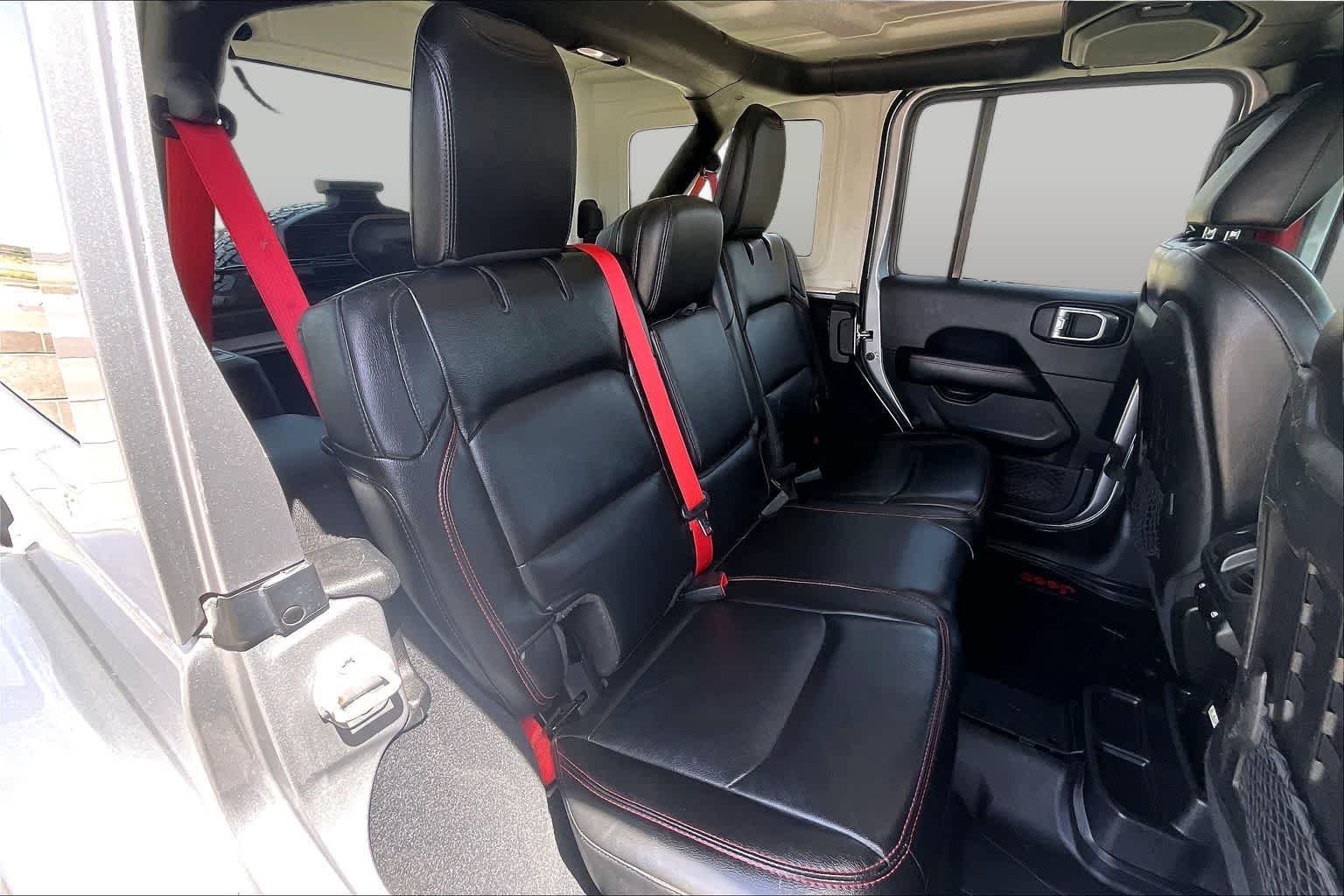 Used 2020 Billet Silver Metallic Clearcoat Jeep Recon image 18