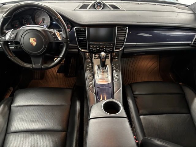 Used 2013  Porsche GTS image 12