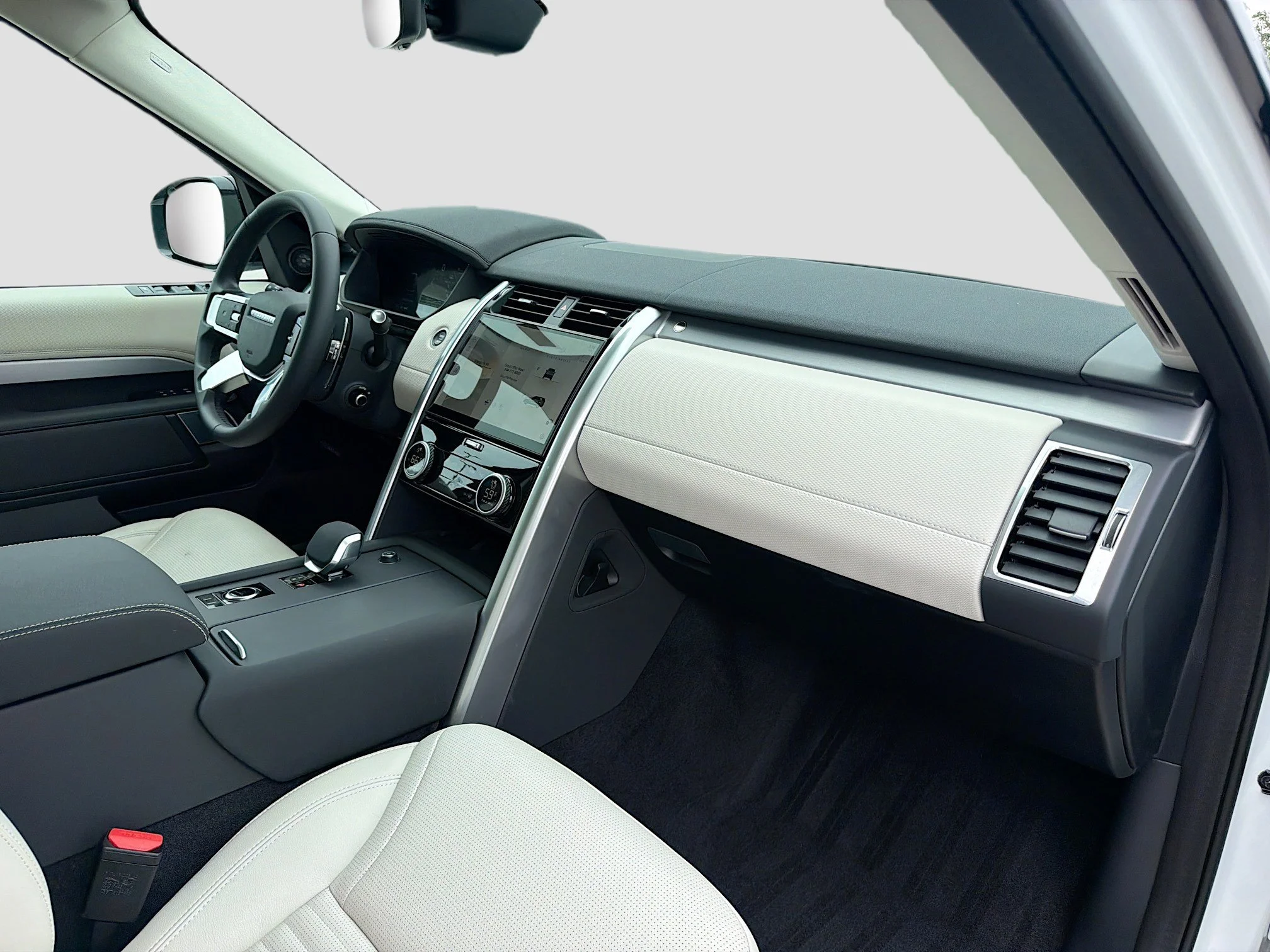 Certified Used 2025 Fuji White Land Rover Dynamic SE image 15