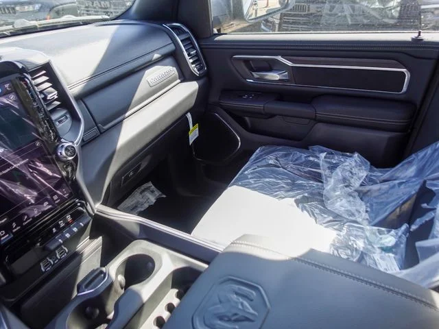 New 2026 Diamond Black Crystal Pearl-Coat Exterior Paint RAM Laramie image 20