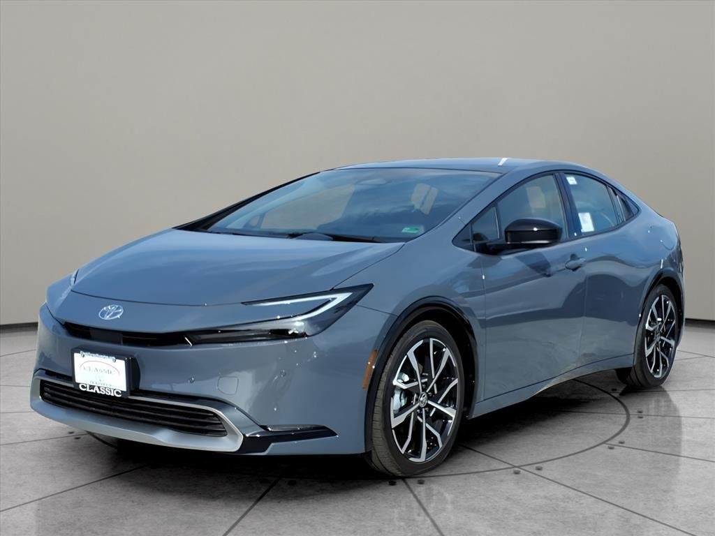 2025 Toyota Prius XSE Plug-in Hybrid's photo