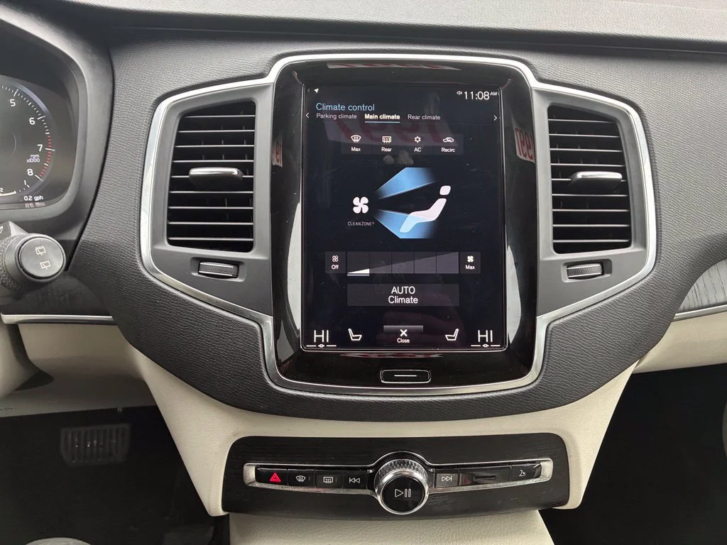 Used 2020 White Volvo T5 Momentum image 13