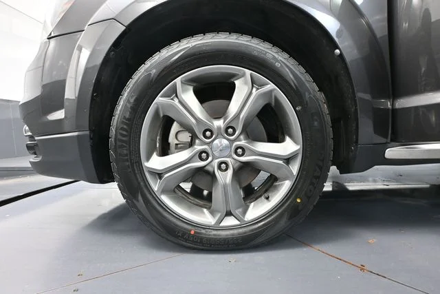 Used 2017 Gray Dodge Crossroad image 17