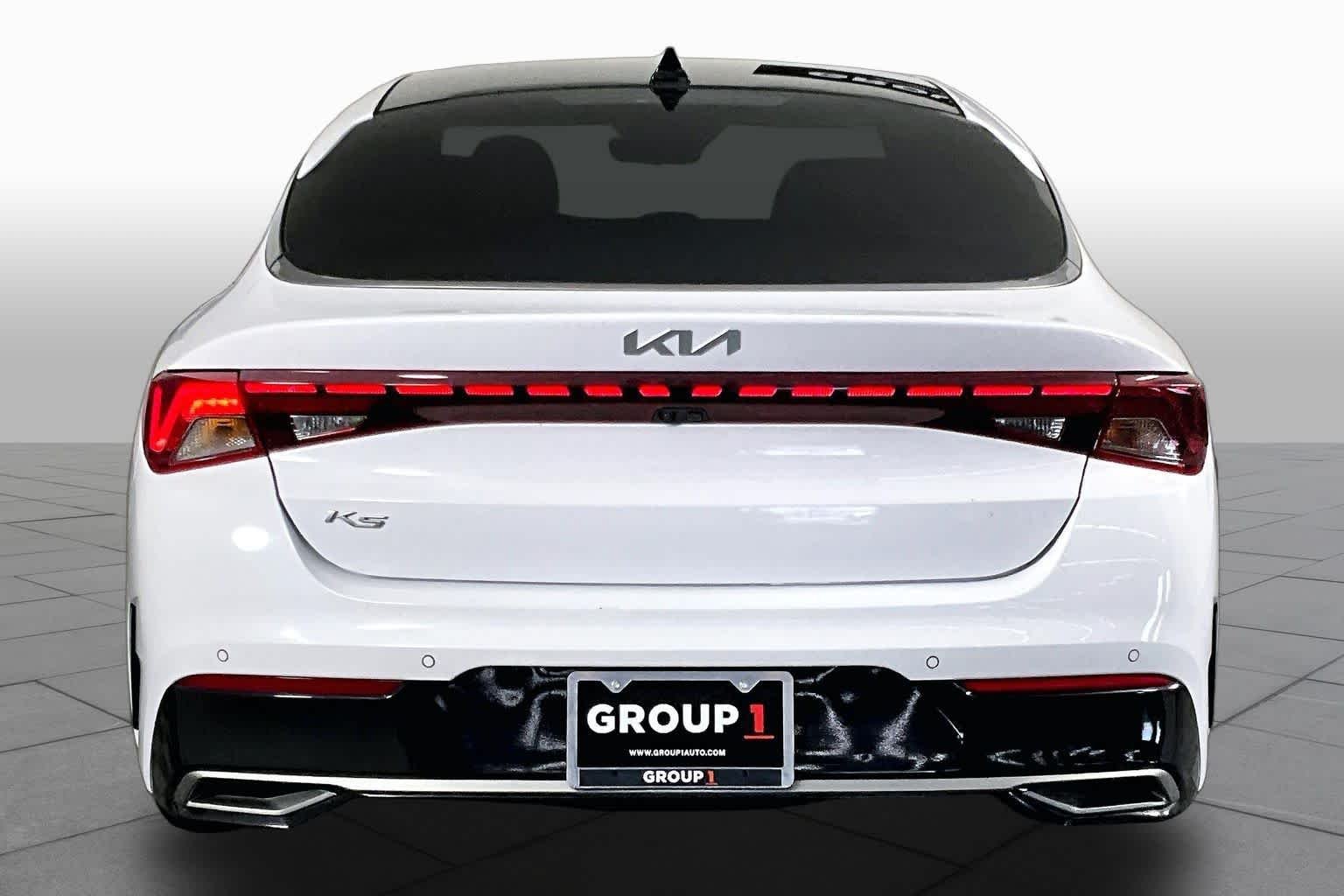 Used 2022 Glacial White Pearl Kia EX image 5