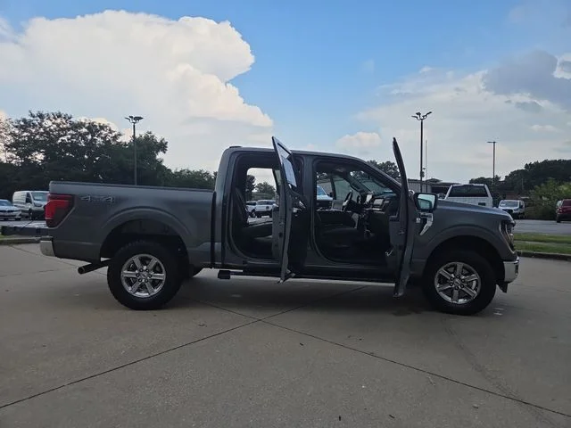 Used 2024 Gray Ford XLT image 30