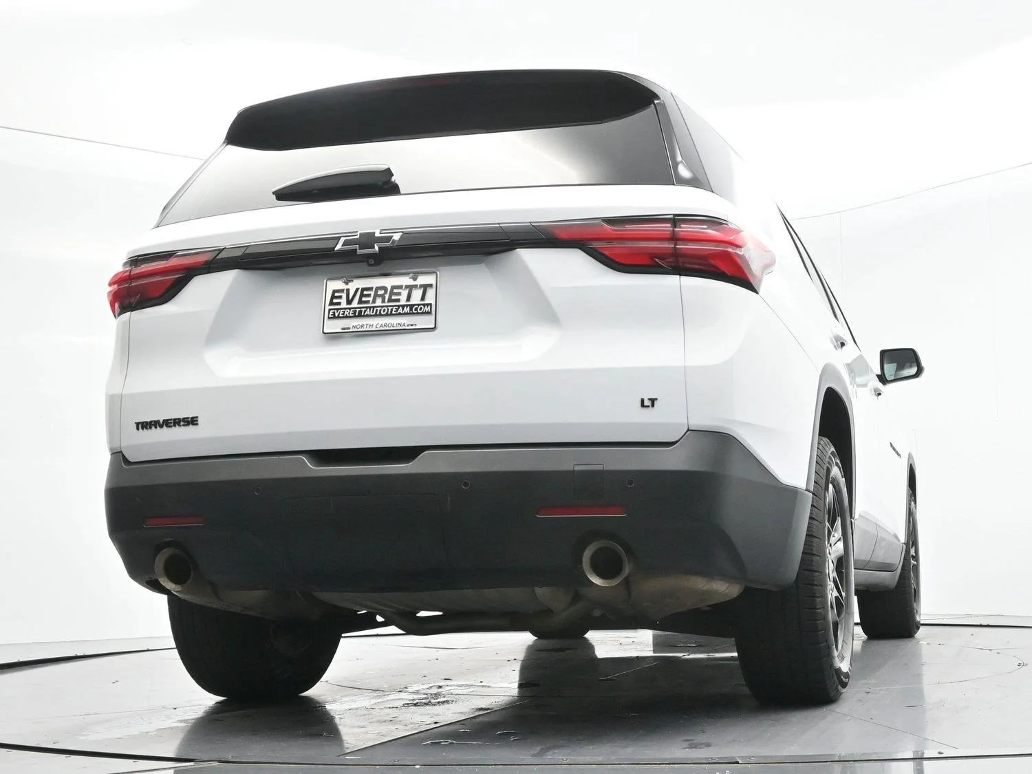 Used 2022 Summit White Chevrolet LT Cloth image 48