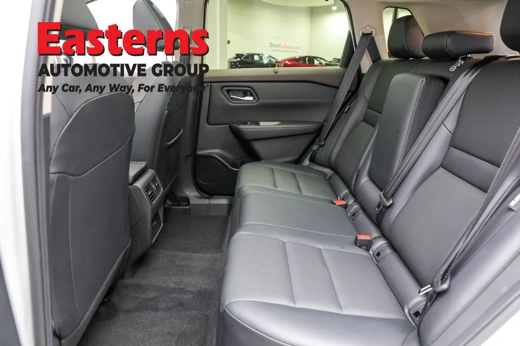 Used 2023 White Nissan SV image 21