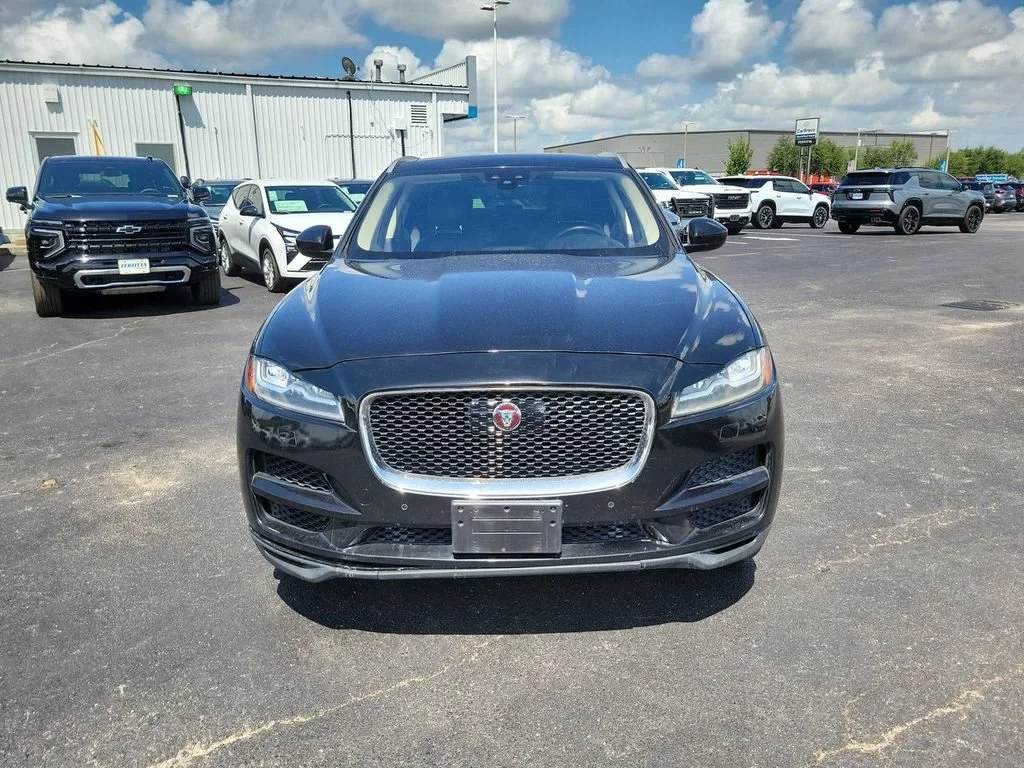 Used 2019 Black Jaguar 30t Portfolio image 31