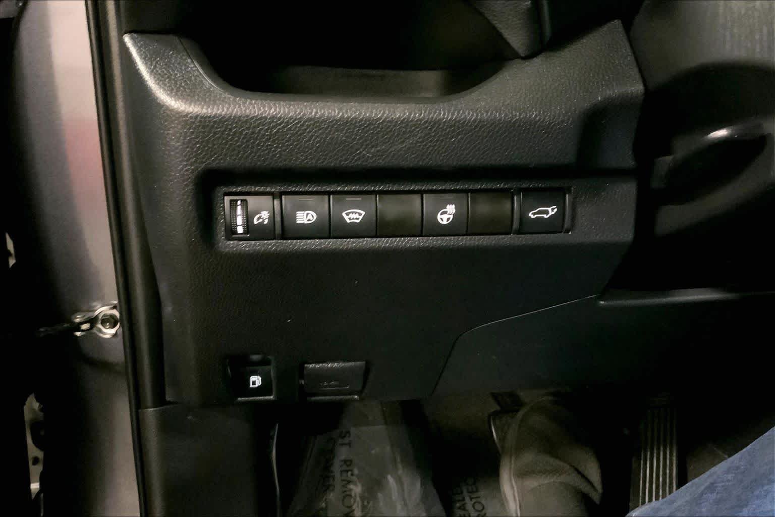 Used 2023 Magnetic Gray Metallic Toyota Hybrid XLE image 35