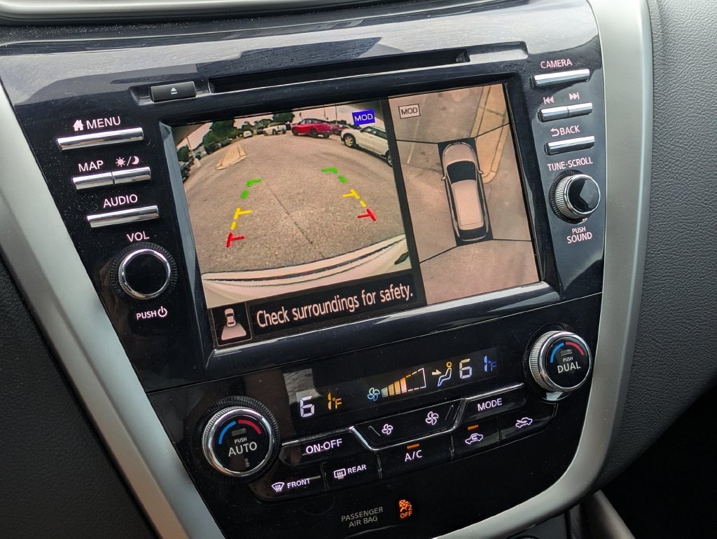 Used 2020 White Nissan Platinum image 17