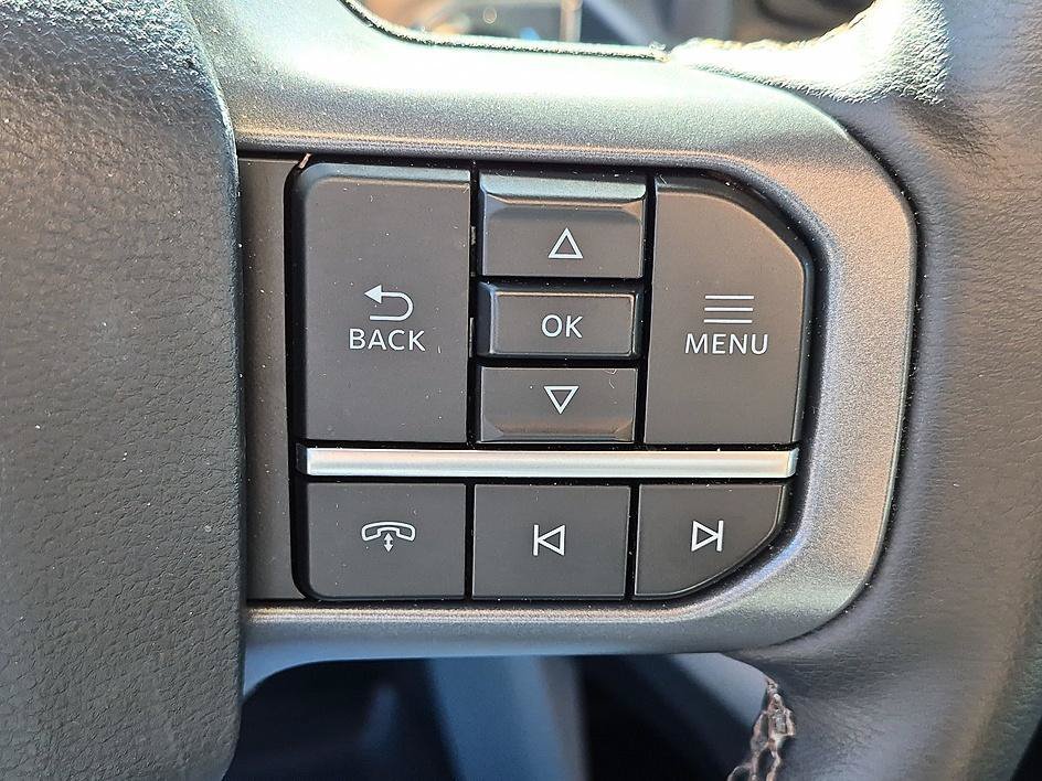 Used 2025 Blue Metallic Ford LARIAT image 18