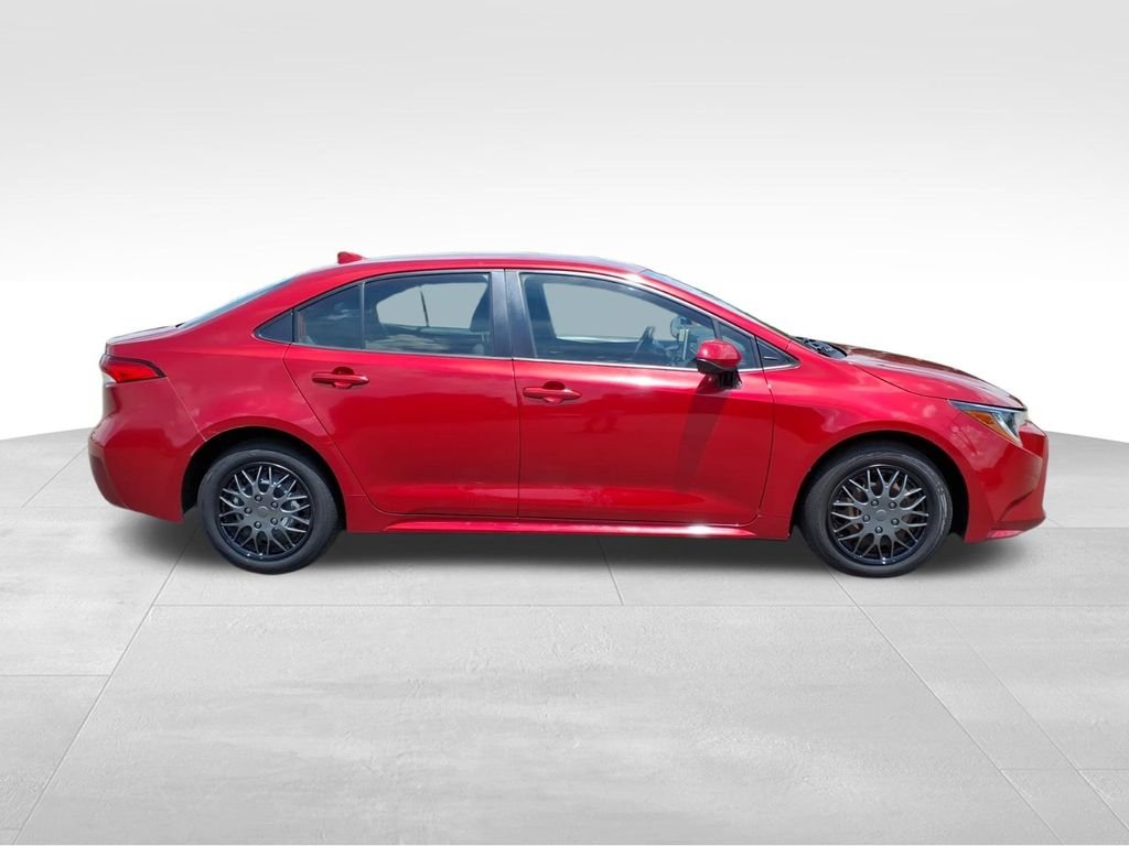 Used 2020 Barcelona Red Metallic Toyota LE image 25