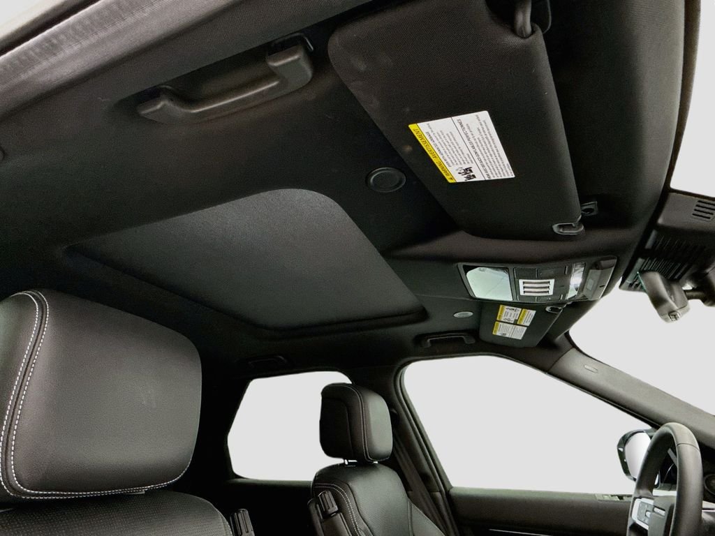 Certified Used 2025 Fuji White Land Rover S image 17