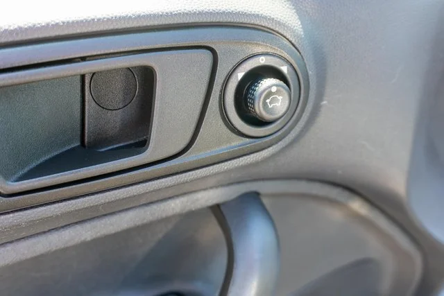 Used 2018 Gray Ford SE image 18