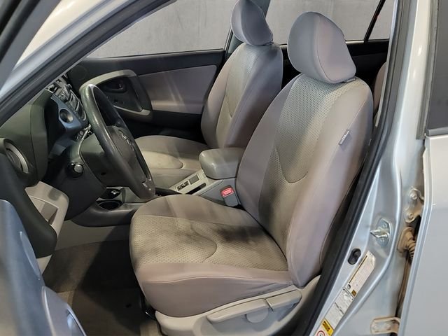 Used 2008 Classic Silver Metallic Toyota Base image 4