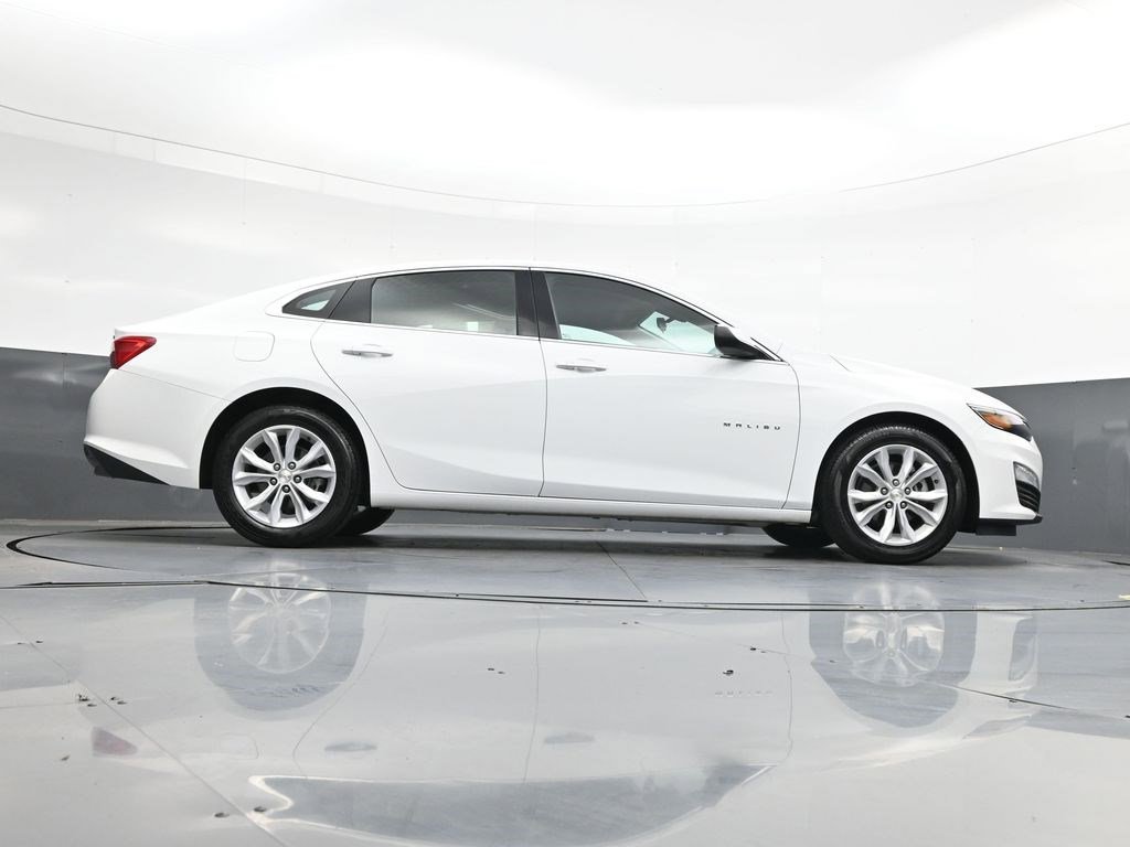 Used 2024 Summit White Chevrolet LT image 29