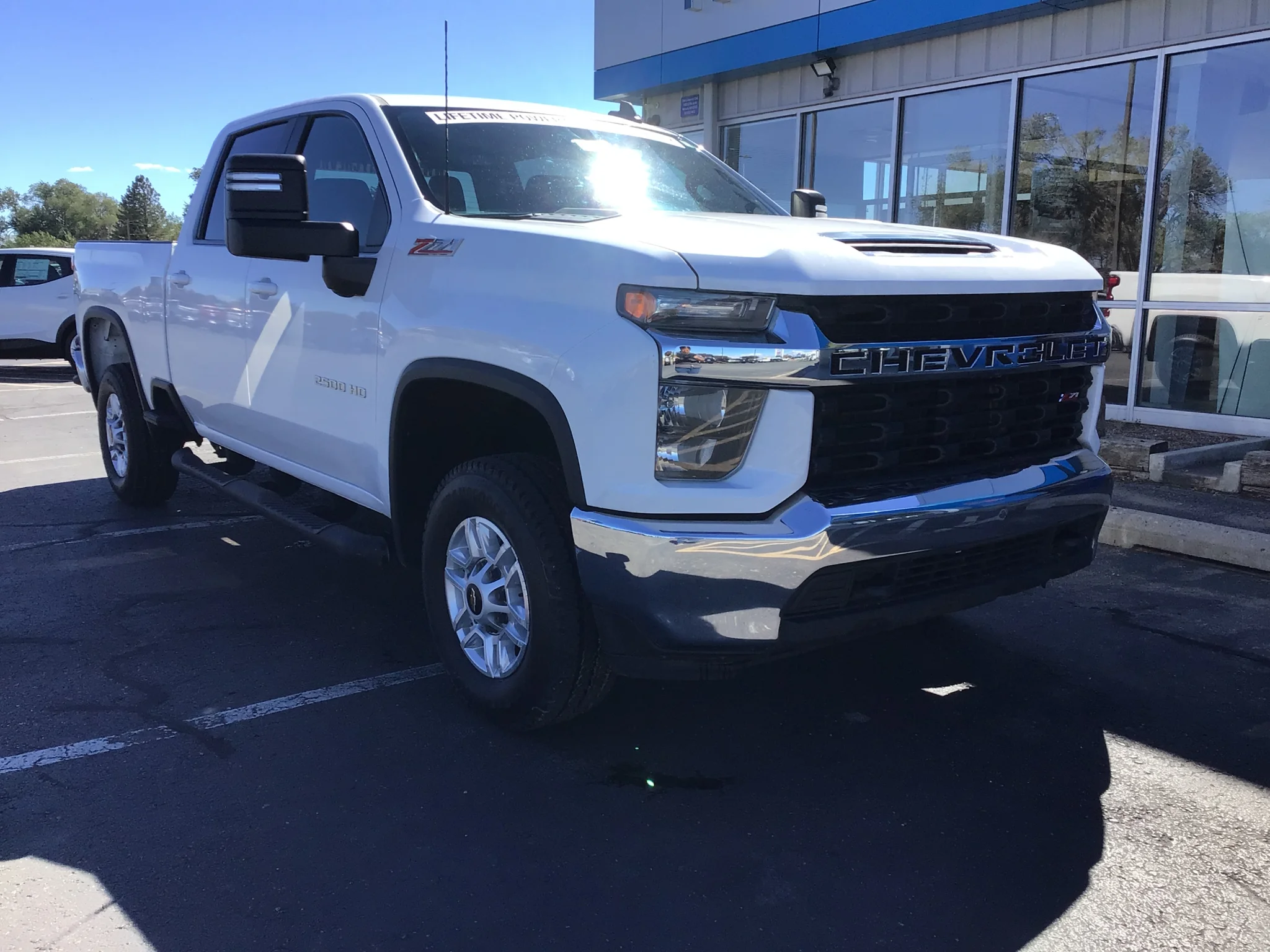 Used 2022 SUMMIT WHITE Chevrolet LT image 2