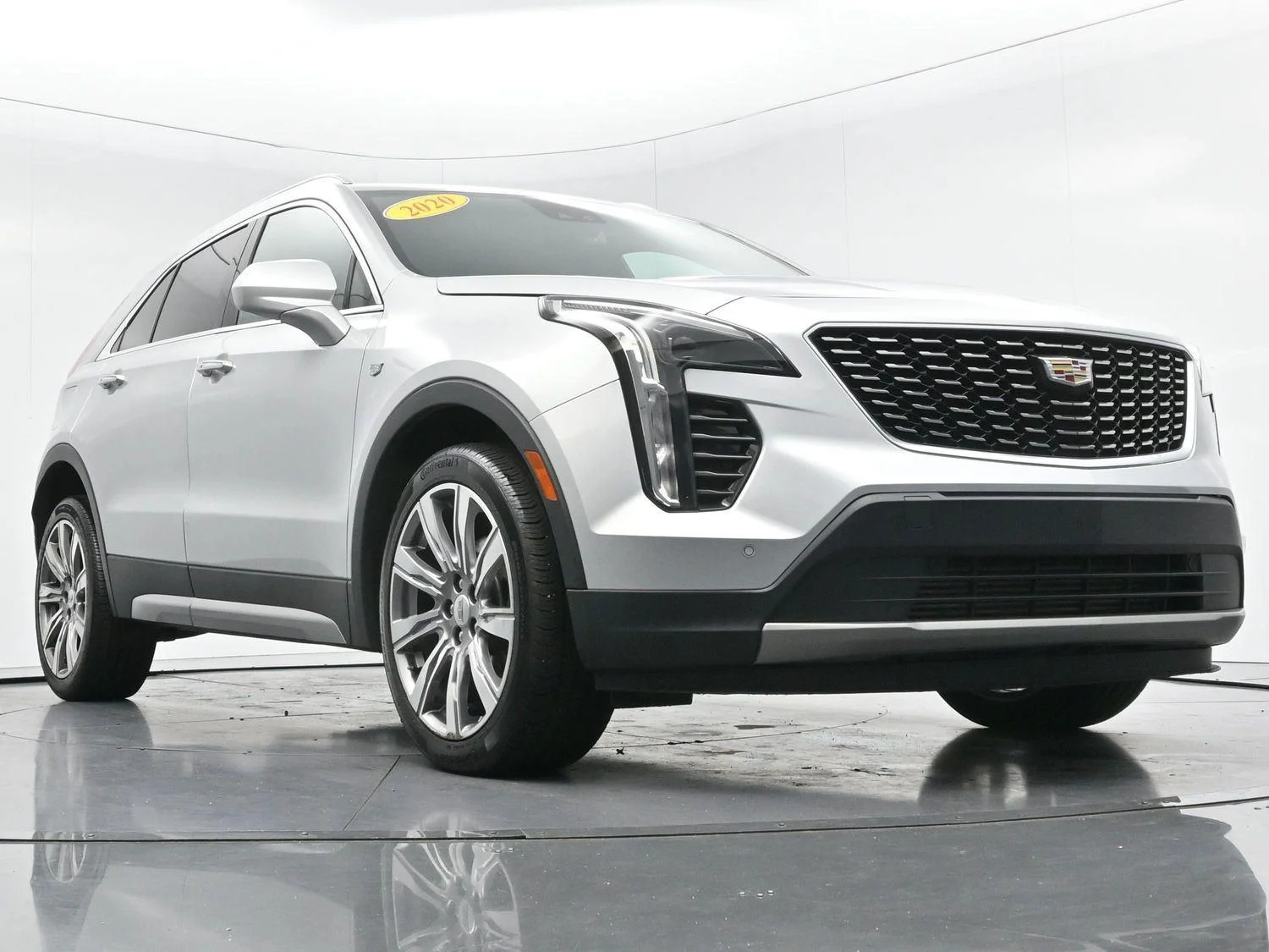 Used 2020 Radiant Silver Metallic Cadillac FWD Premium Luxury image 47