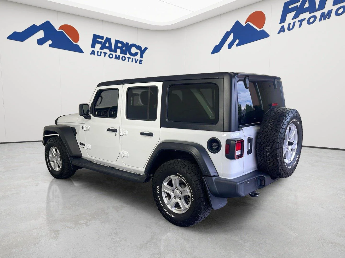Used 2023 Bright White Clearcoat Jeep Sport S image 10