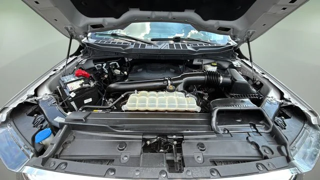 Used 2023 Silver Ford XLT image 31