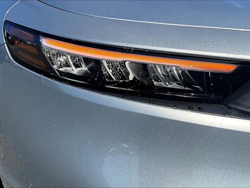 New 2026 Solar Silver Metallic Honda SE image 25